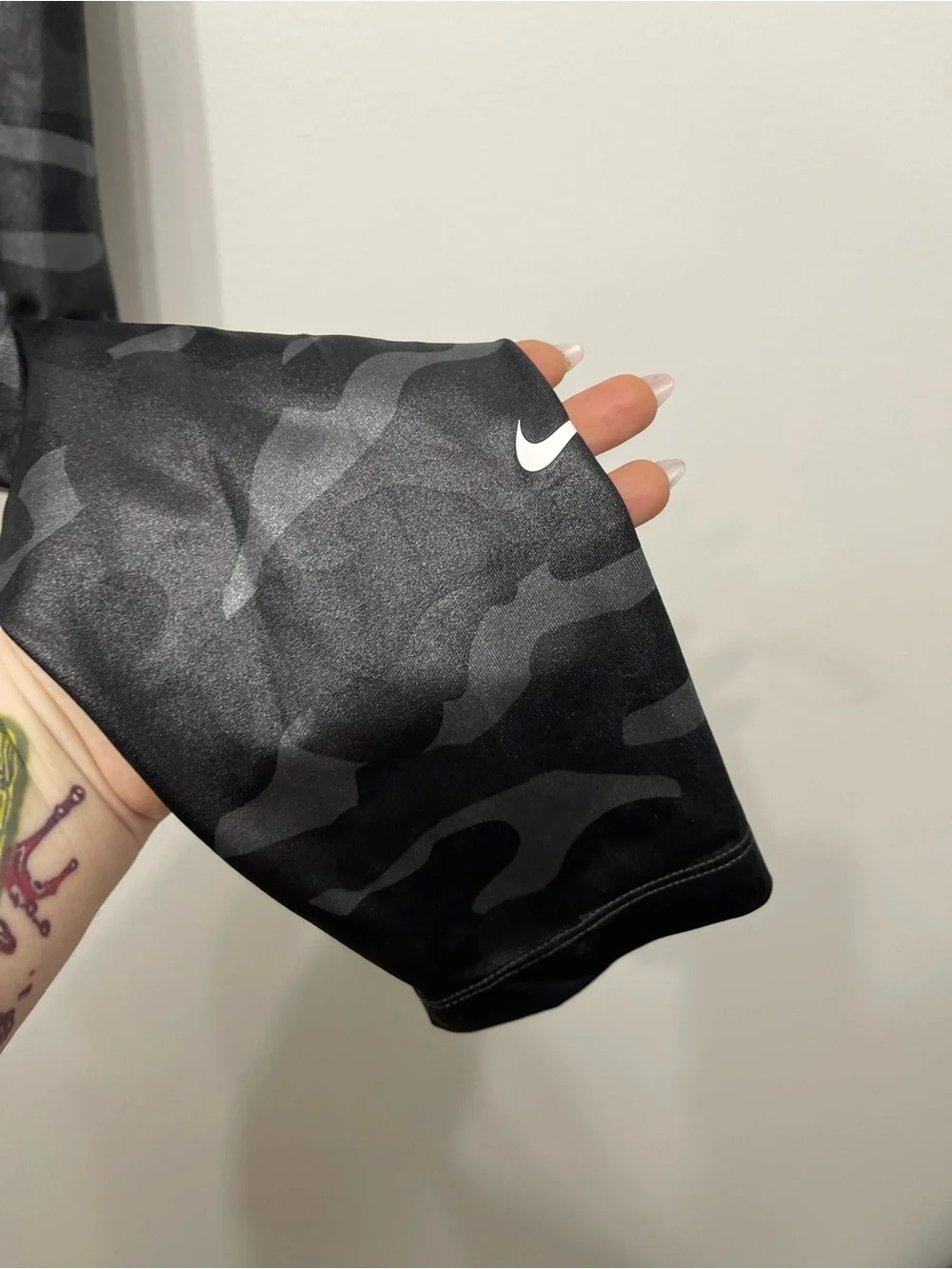 $70 NWT Nike Dri-FIT One Womens Dark Smoke Grey Mid-Rise Camo Leggings